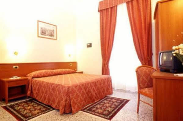 Incantoromano Guest House מראה חיצוני תמונה